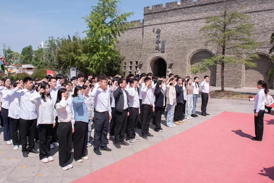 青春向党，薪火相传丨我校举行2026年新团员入团仪式
